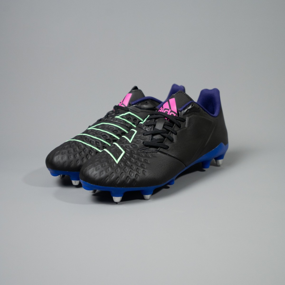 adidas Malice Elite SG Boots Black Lace up for comfort and control, game after game. These adidas soft rugby boots are built for kicking accuracy. Their covered asymmetrical lacing and rugby-specific
